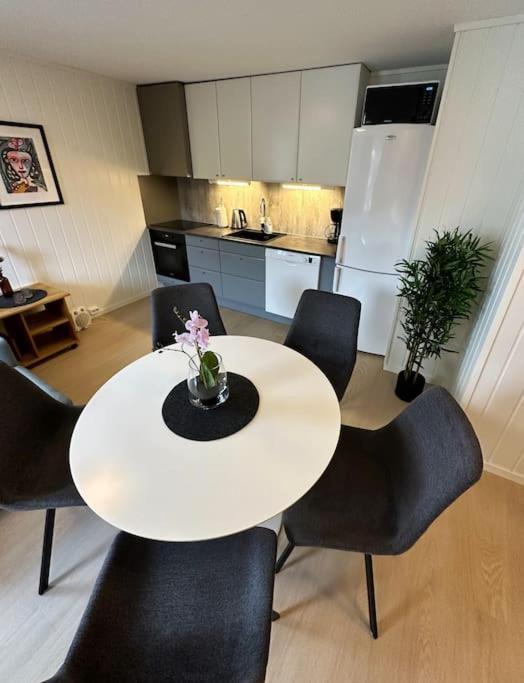 Moderne Sentral Leilighet Med 3 Soverom - Saltus Tromsø Kültér fotó